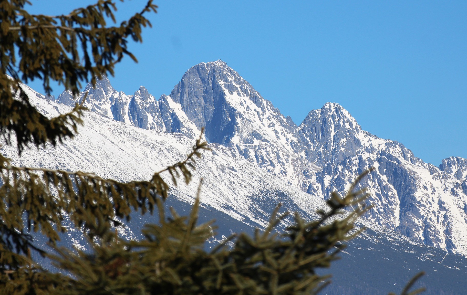 Tatranské kopce čo nevidieť zmenia farbu