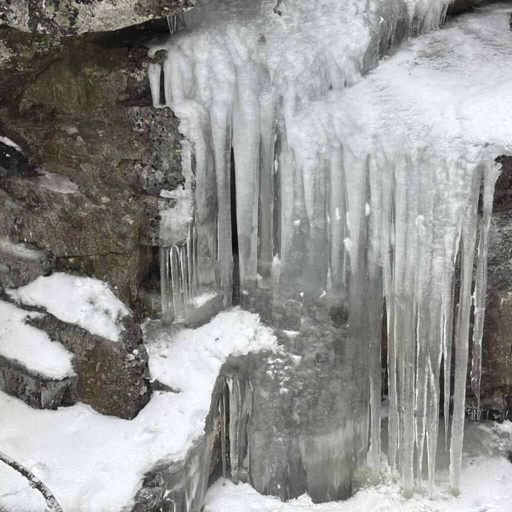 Turistu našli na chodníku k vodopádom