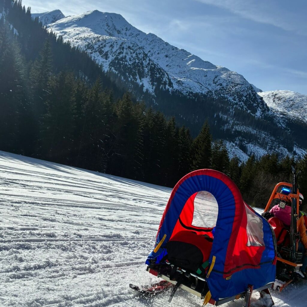 Snežný skúter je dôležitou súčasťou výbavy horských záchranárov