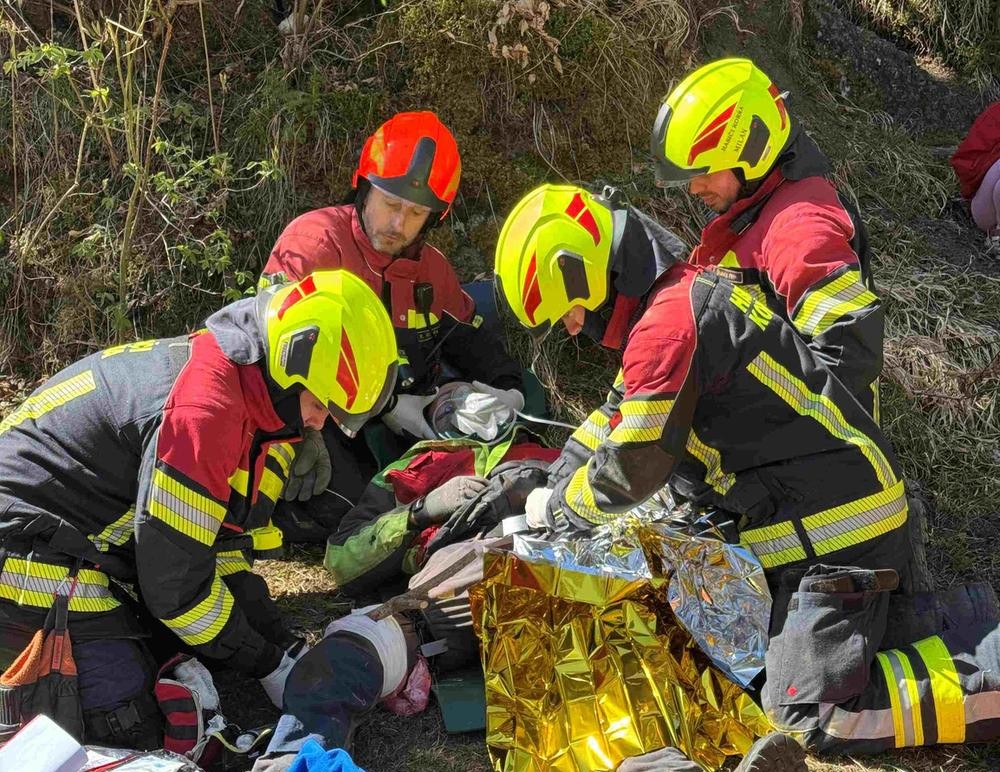 Záchranárske akcie v horách si mnohokrát vyžadujú súhru viacerých zložiek integrovaného systému
