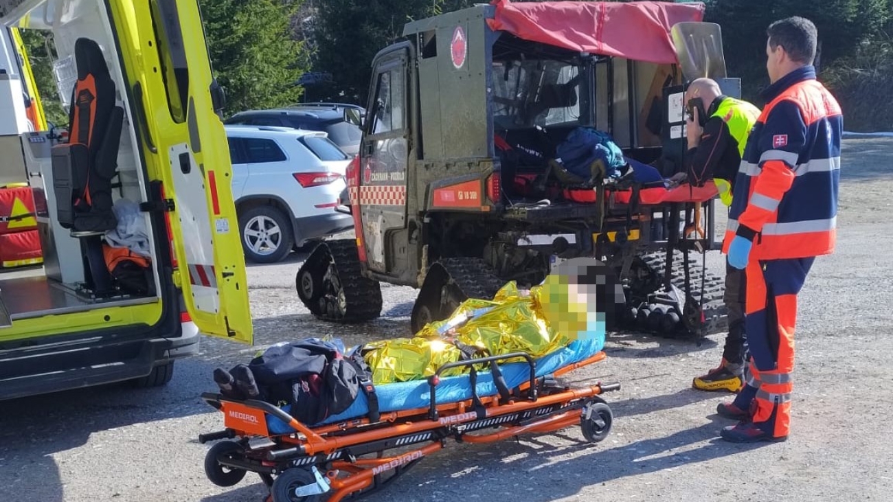 Ukrajinského turistu po ošetrení odovzdali posádke RZP