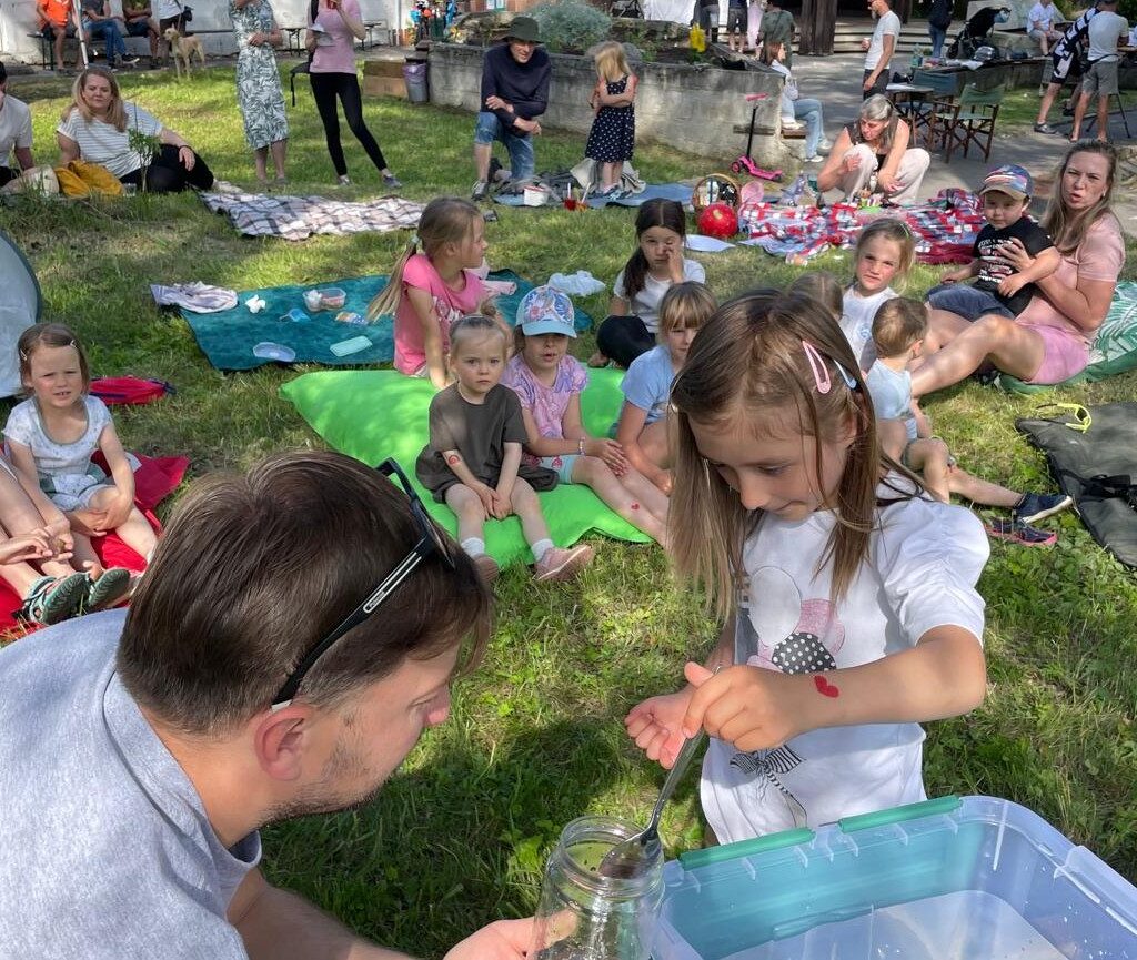 Jedno z vydarených komunitných podujatí - priknik pri kine Tatry