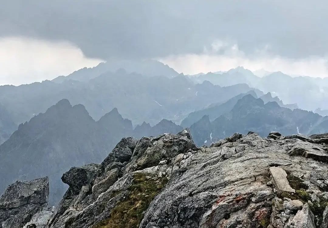 V Tatrách bude mohutná víchrica