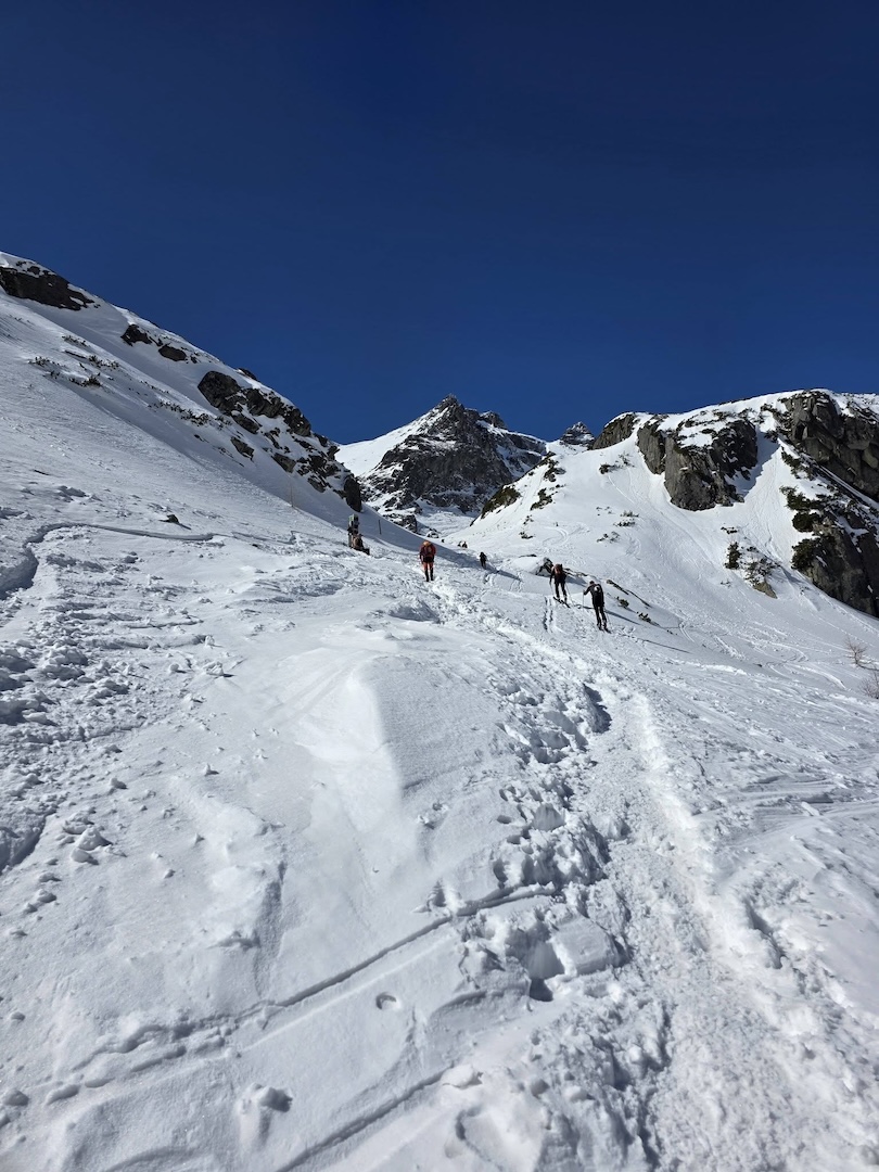 V nadmorskej výške nad 1 300 metrov aktuálne stále vládne zima. Foto: Šleso Miro.