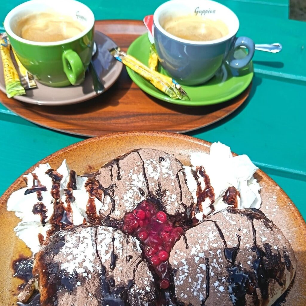 Dá sa spoľahnúť aj na vysokohorské menu, ktoré vám ponúknu na každej chate. Foto: Ľubo Madera.