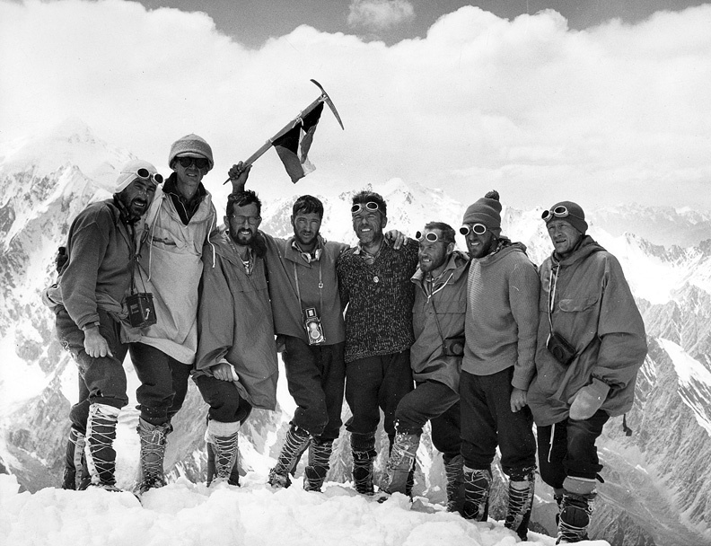 Hindúkuš 1965, prvá československá horolezecká expedícia, Ivan Gálfy tretí zľava