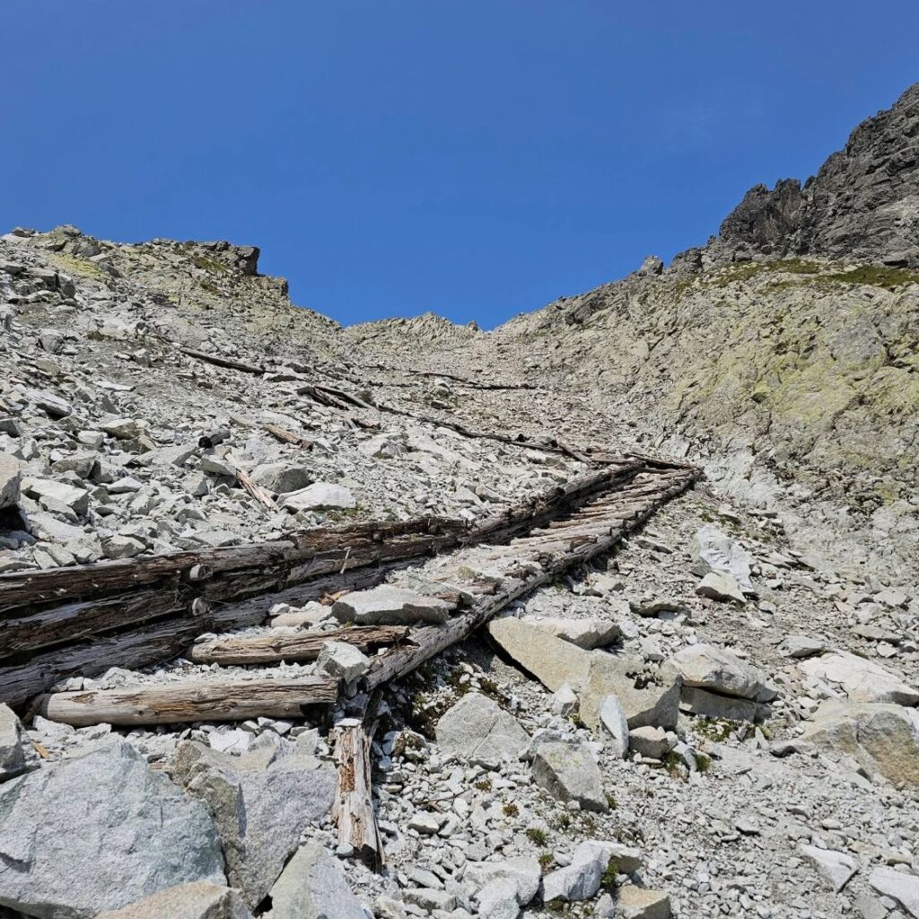Starý chodník predstavoval pre turistov riziko