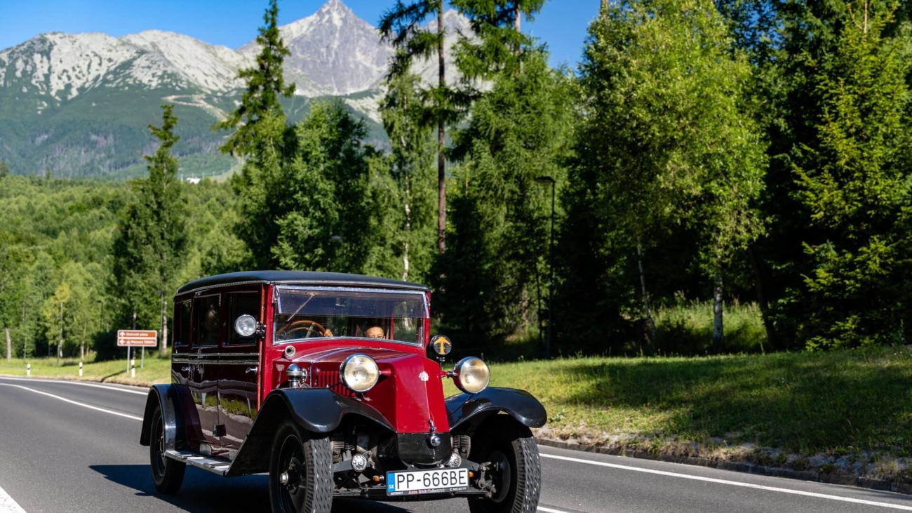 Nostalgia, elegancia, krásna príroda - toto všetko charakterizuje Tatranský Oldtimer 2026
