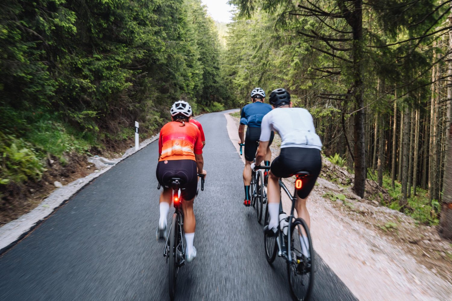 Po dokončení asfaltky to bude bicyklová paráda