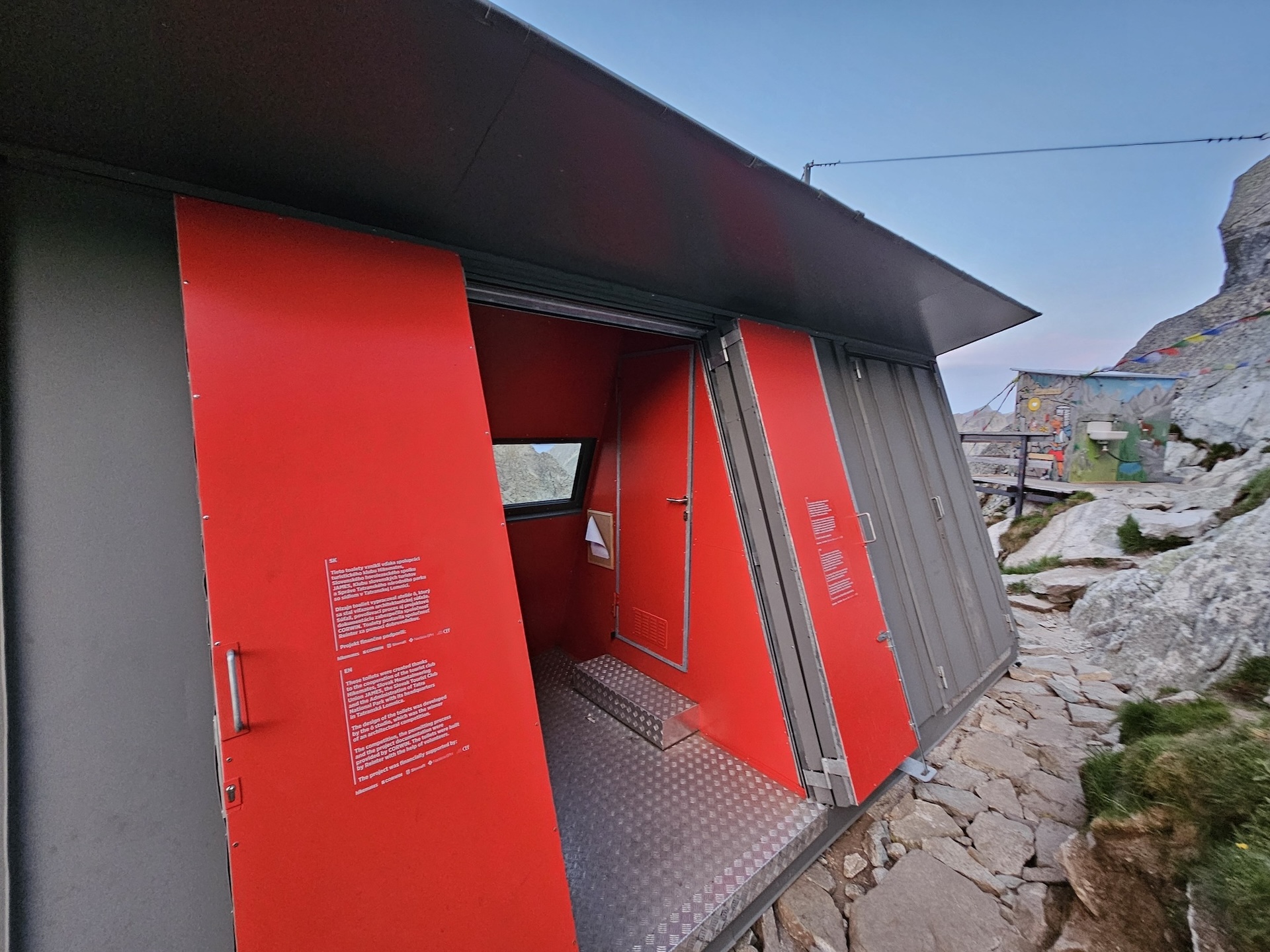 Nové ekologické toalety na Chate pod Rysmi