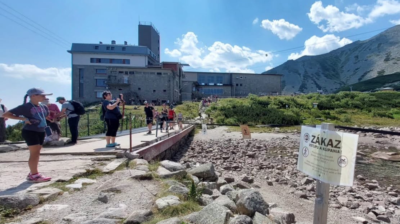 Jasné zákazy kúpania pri Skalnatom plese
