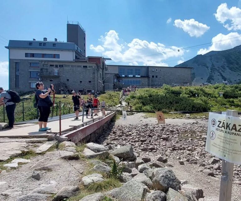 Jasné zákazy kúpania pri Skalnatom plese