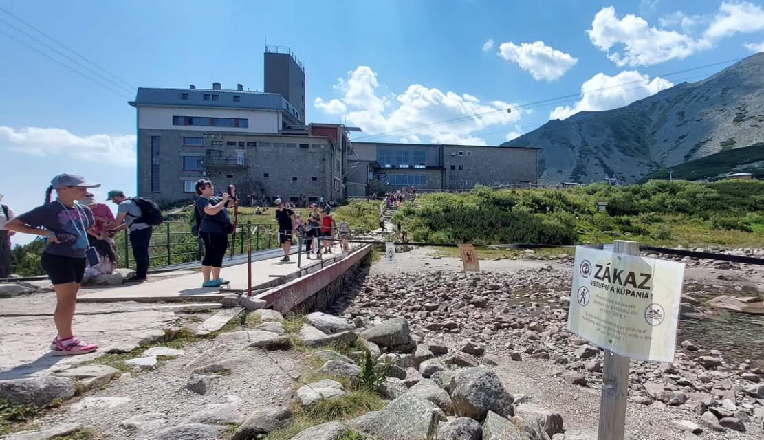 Jasné zákazy kúpania pri Skalnatom plese