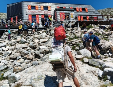 Aj v Tatrách môžete za rušenie nočného pokoja či ničenie turistickej značky zaplatiť viac