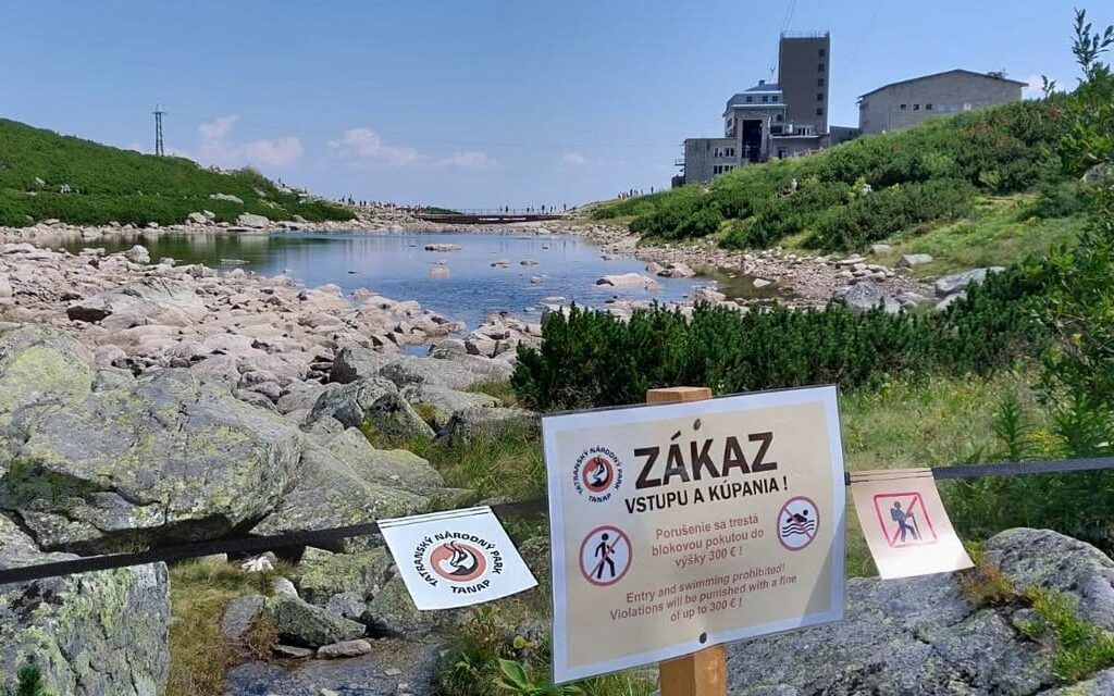 Zákazové tabule sú zrozulmiteľné aj zahraničným turistom