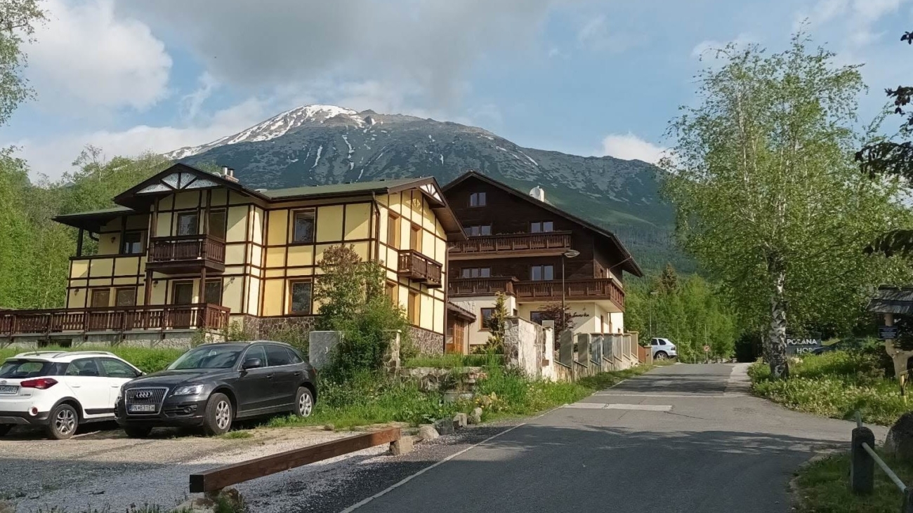 Prechod Smokovcami je náročný nielen pre chodcov, ale aj cyklistov