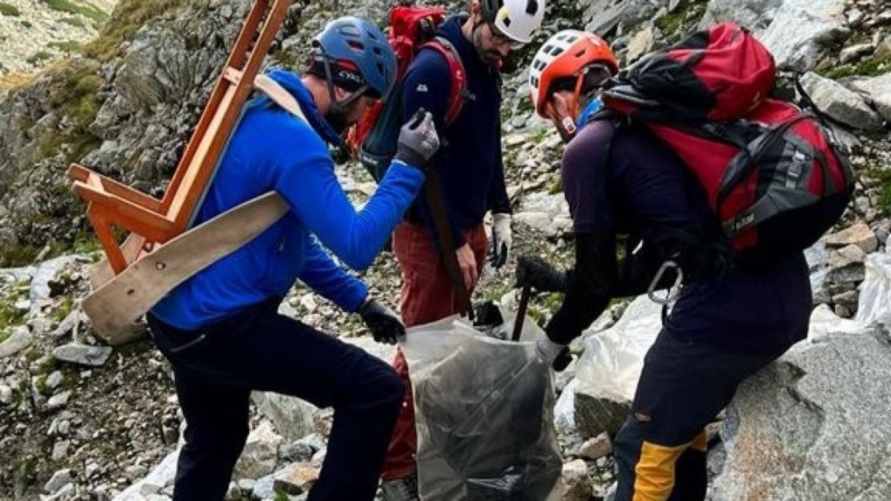 Dobrovoľníci budú čistiť hory v dvanástich rajónoch