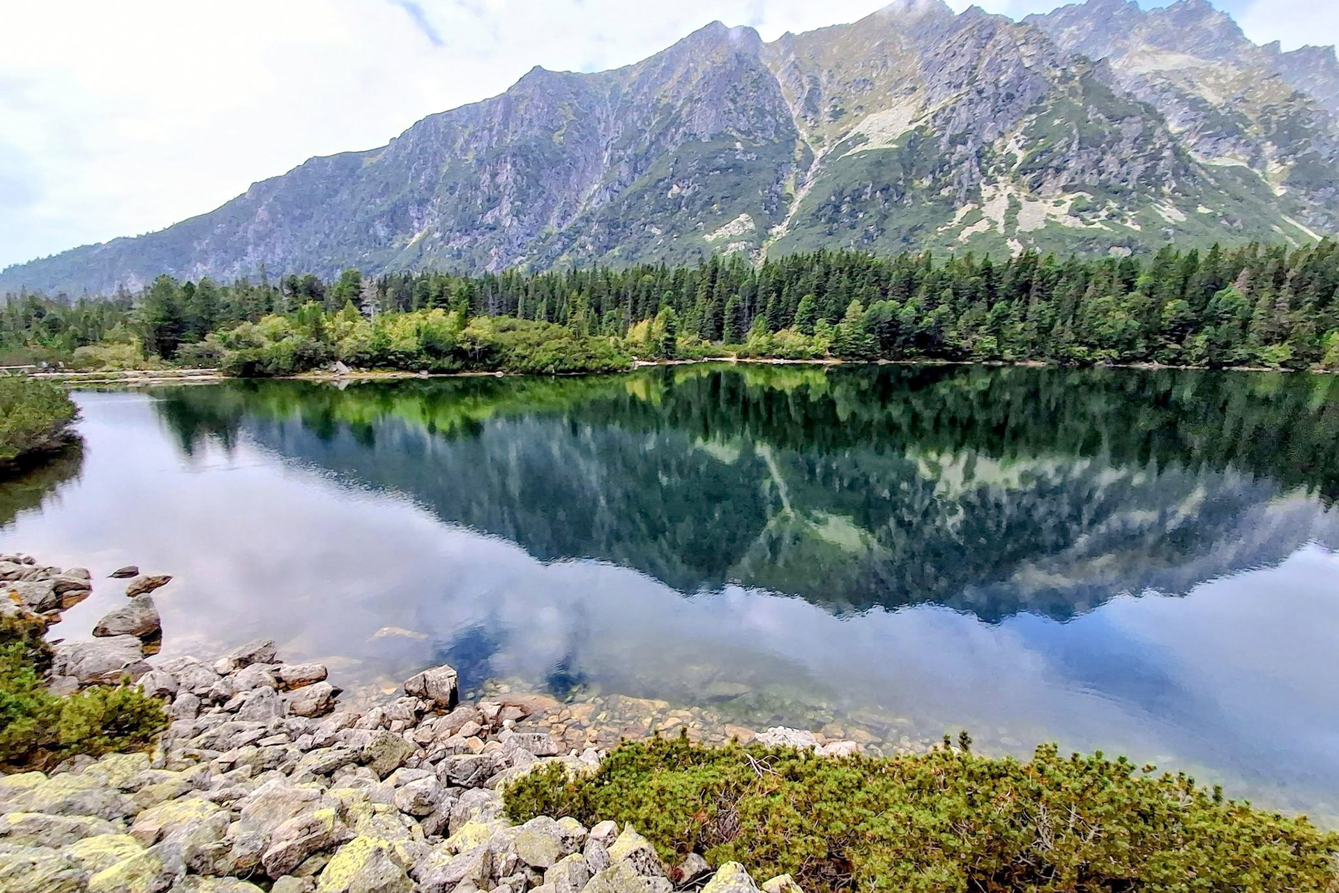 Pohľad na Popradské pleso. Foto: Ludmila Novotná.