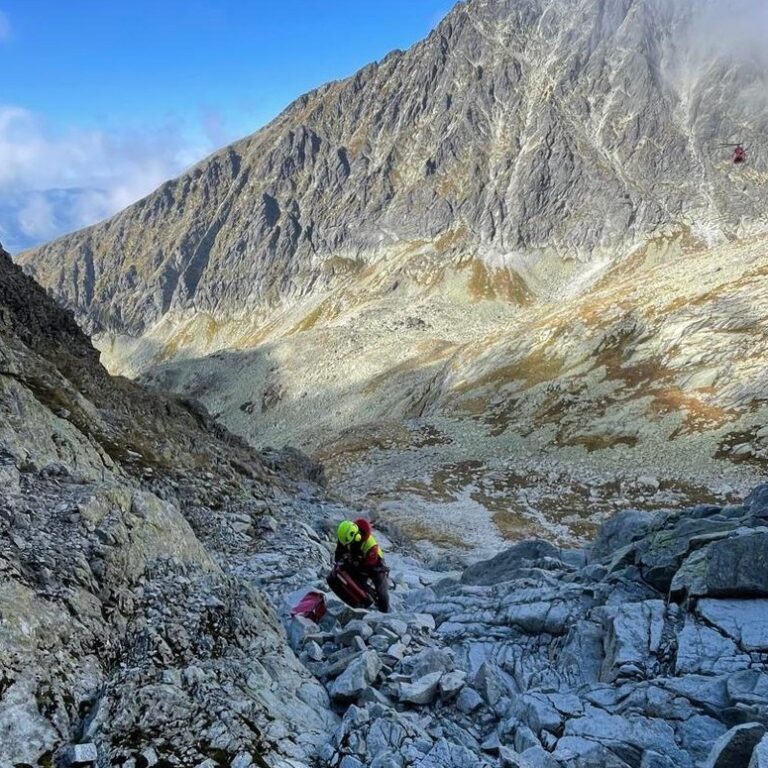 Záchranár pod Batizovskou próbou v Batizovskej doline