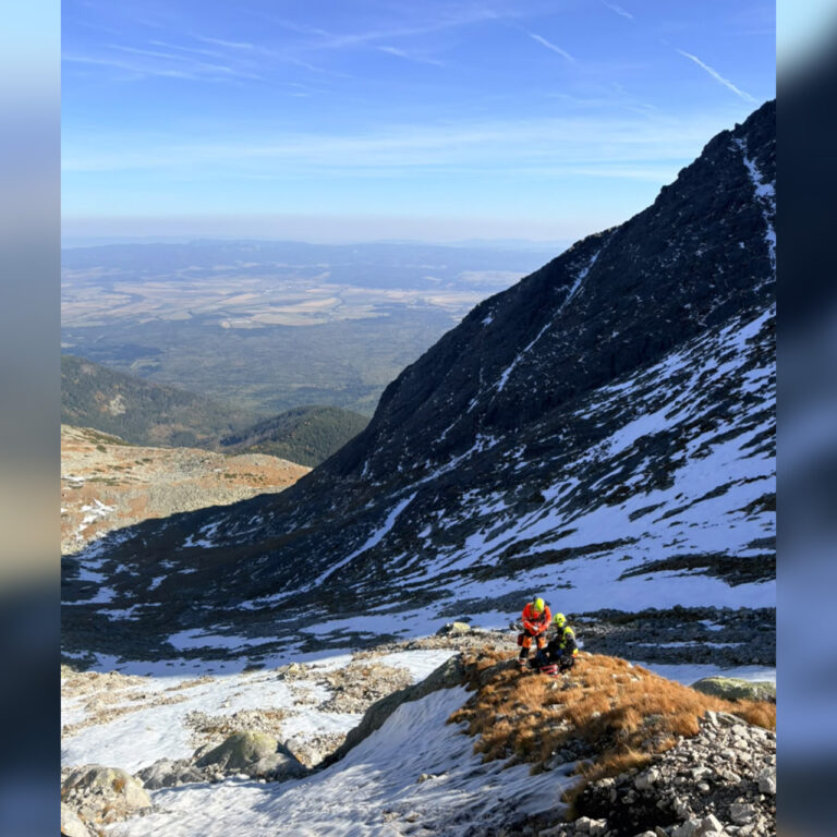 Zachranar HZS. Foto: Horská záchranná služba.