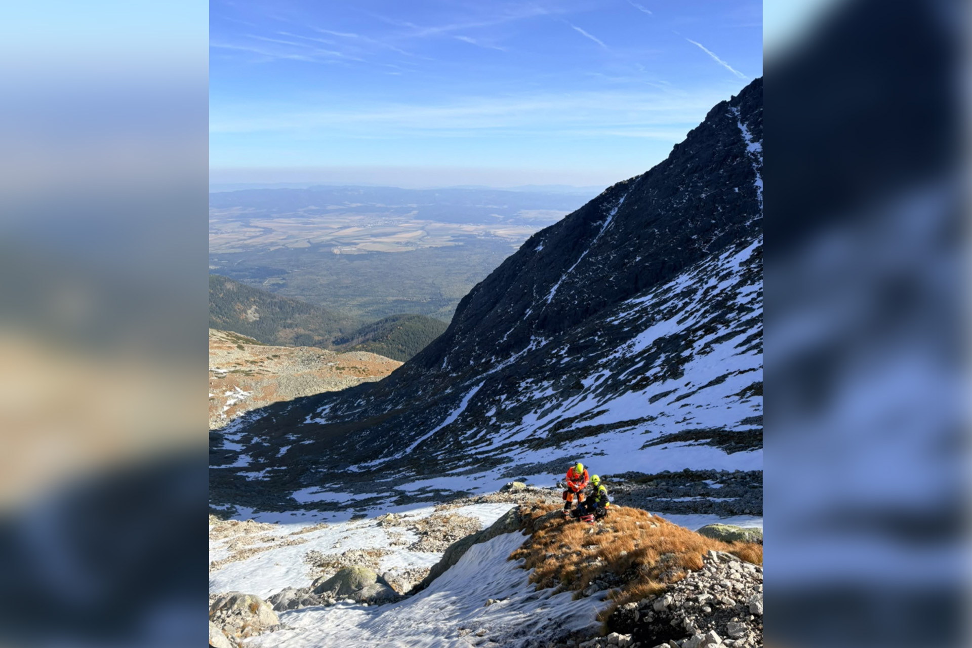 Zachranar HZS. Foto: Horská záchranná služba.