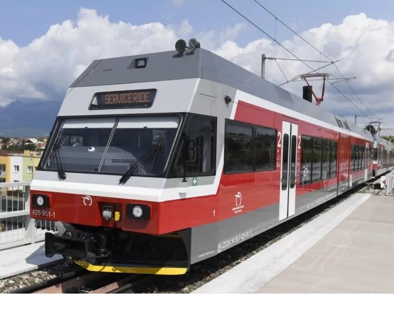 Opravujú infraštruktúru, na tratiach tatranských električiek sú výluky
